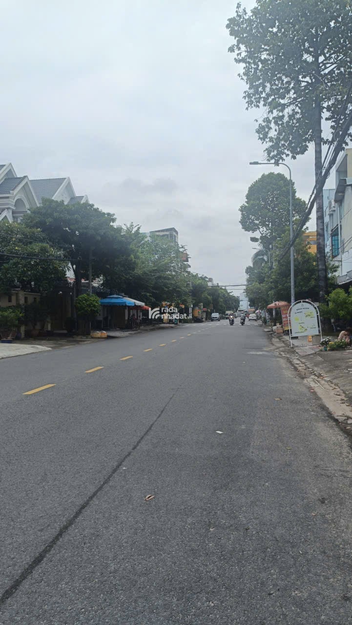 KHÁCH SẠN MT ĐƯỜNG SỐ 49,KHU TÊN LỬA (4,5 x 18 x 4 TẦNG) 11,2 TỶ TL