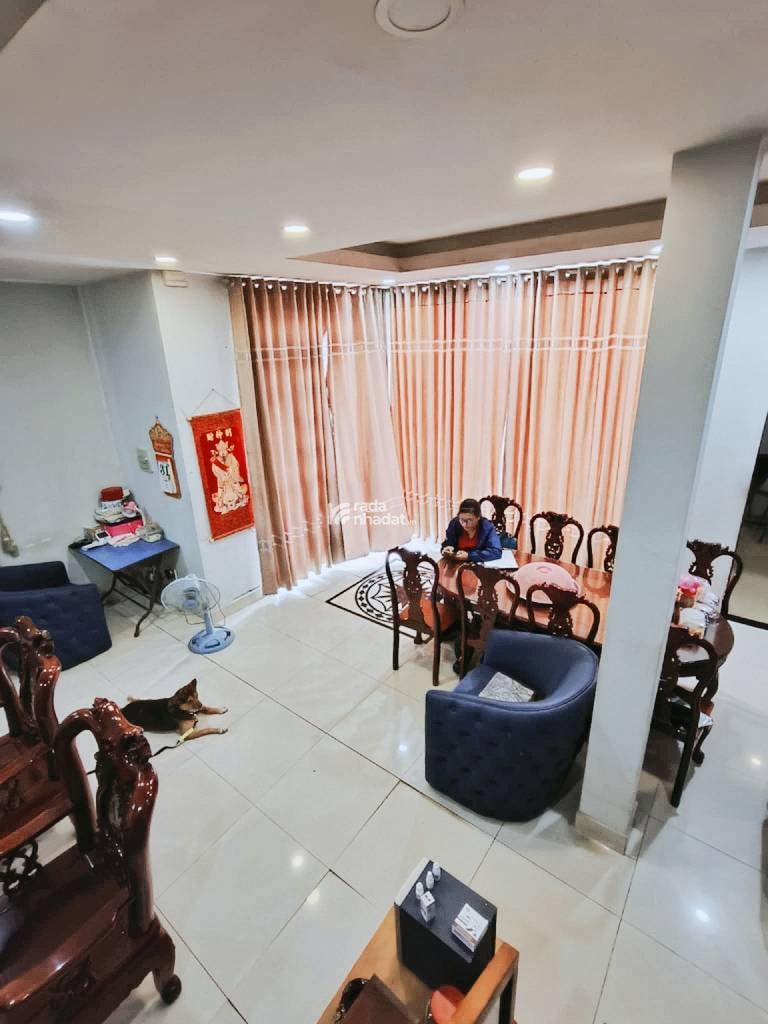 NHÀ ĐẸP Ở NGAY HẺM NHỰA 8m NGANG 10m, GẦN KDC HỒNG LONG DT 200m2 CHỈ 13,2 TỶ.