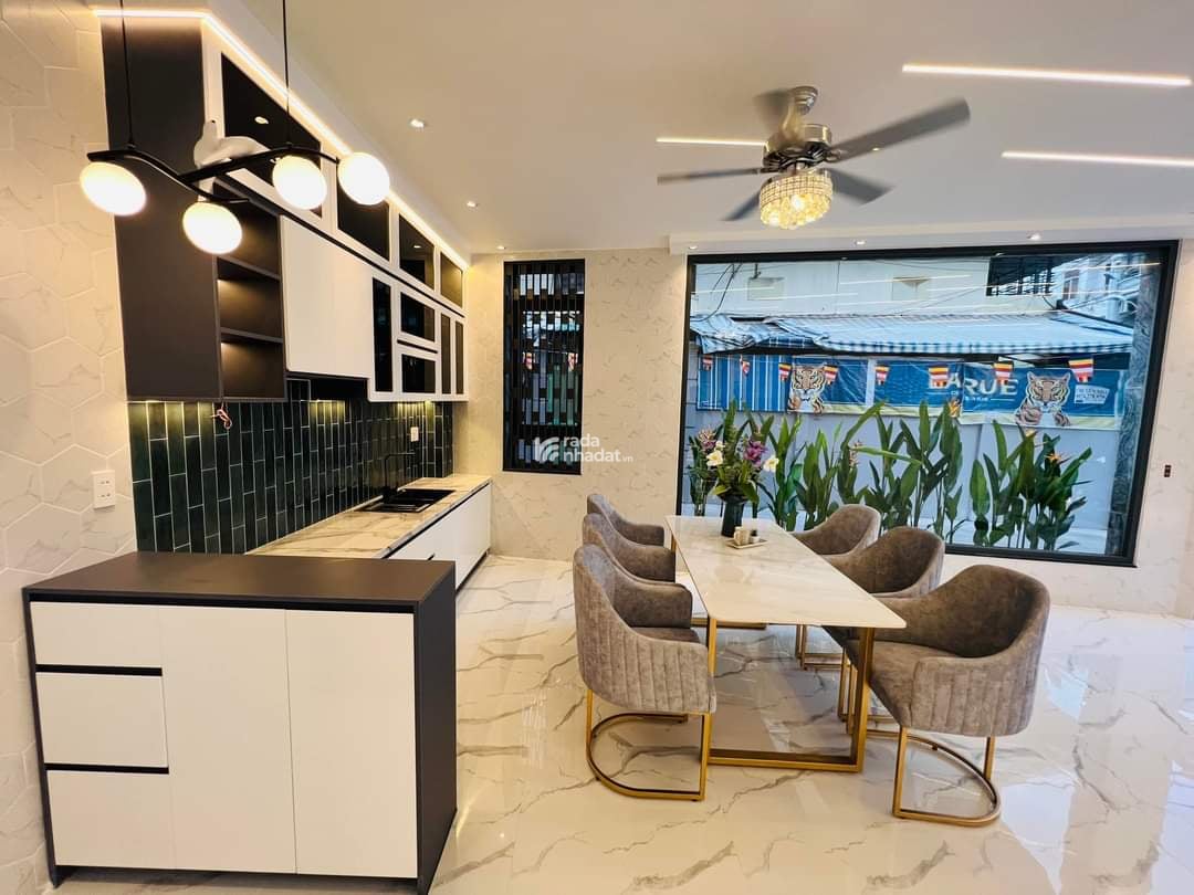 Bán nhà đẹp êm Thống Nhất, P.16, Gò Vấp, giá 4 tỷ, 1 trệt 3 lầu kèm sân thượng, tiện ích, sổ riêng