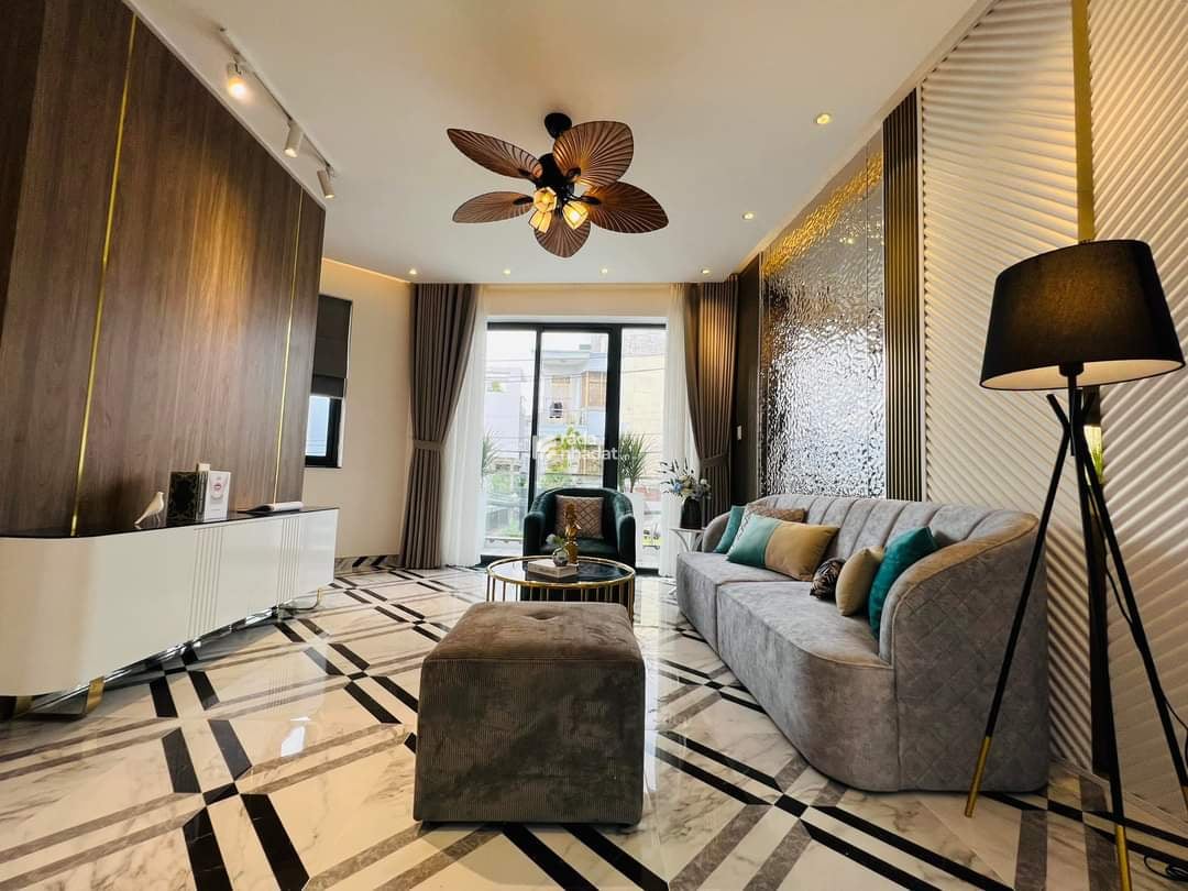 Bán nhà đẹp êm Thống Nhất, P.16, Gò Vấp, giá 4 tỷ, 1 trệt 3 lầu kèm sân thượng, tiện ích, sổ riêng