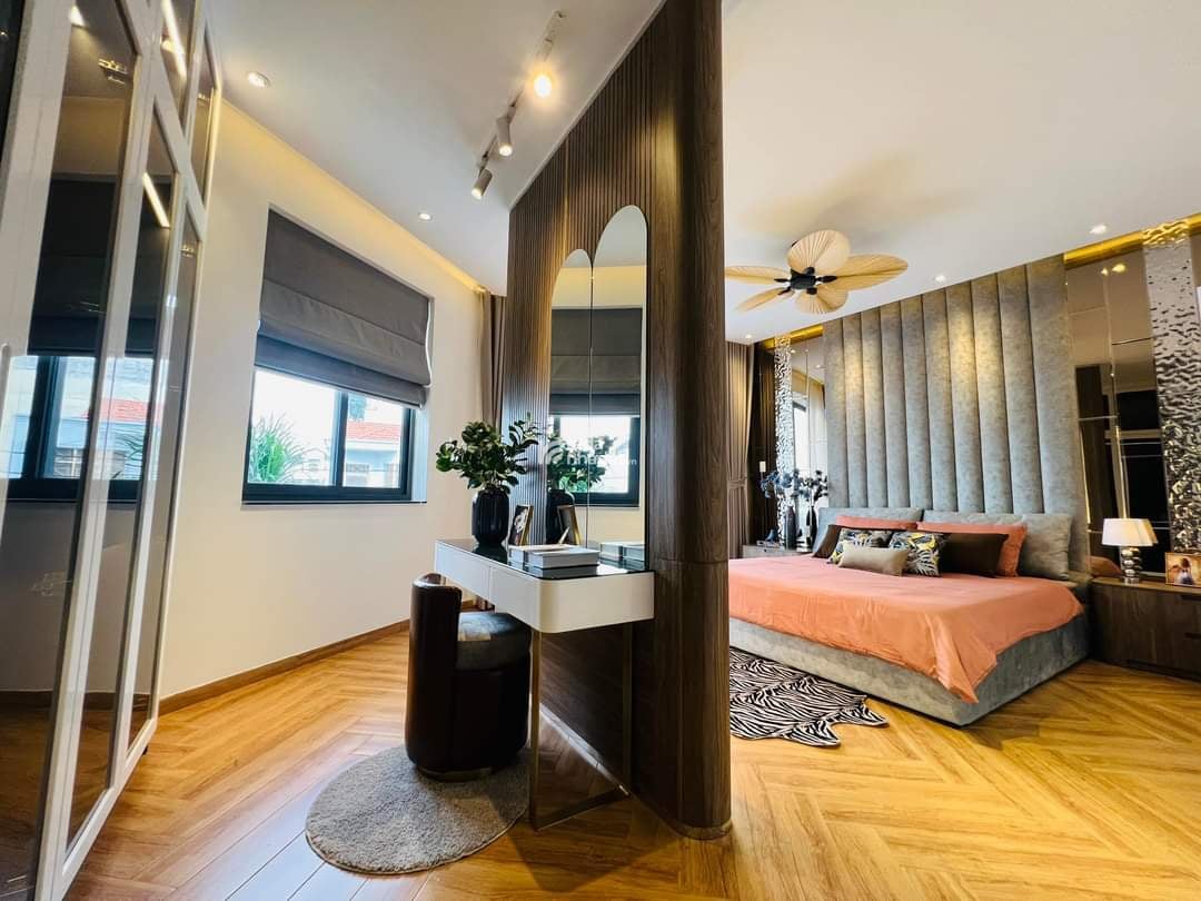 Bán nhà đẹp êm Thống Nhất, P.16, Gò Vấp, giá 4 tỷ, 1 trệt 3 lầu kèm sân thượng, tiện ích, sổ riêng