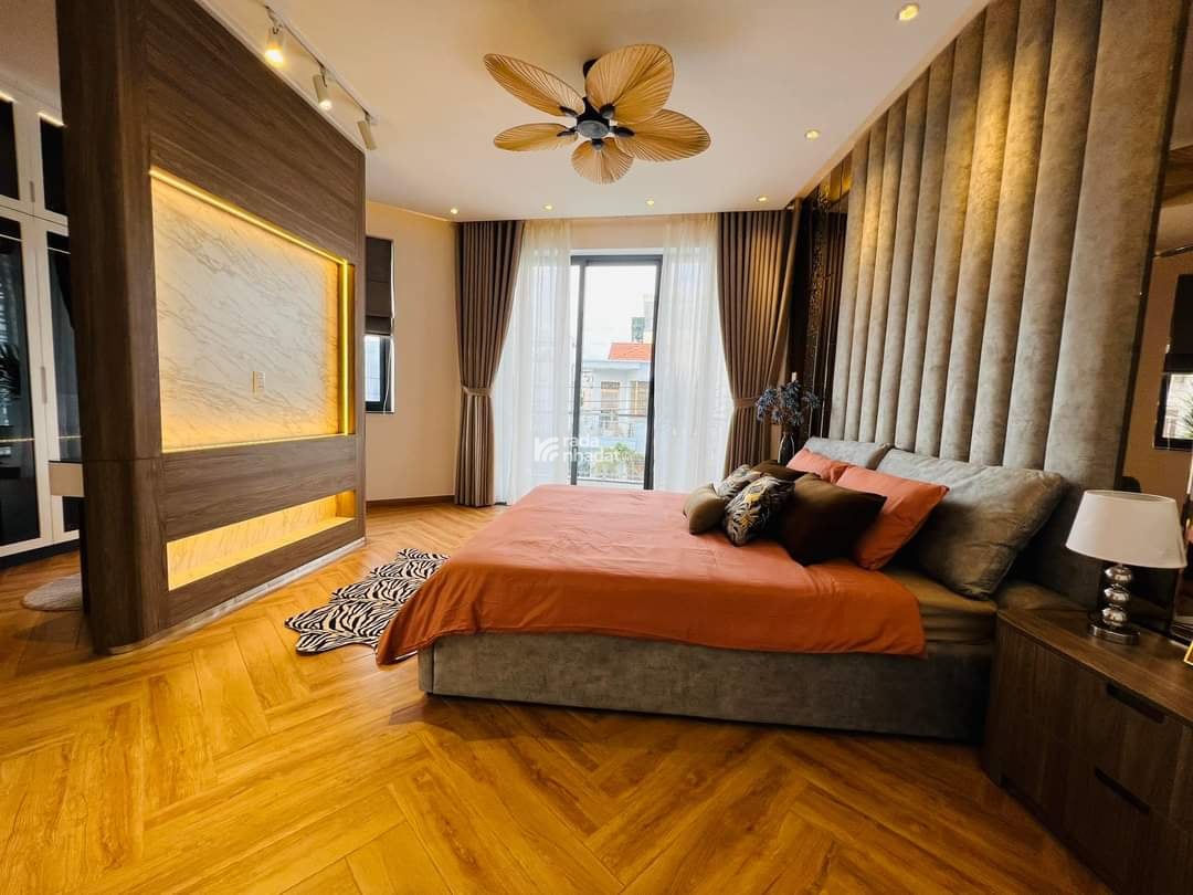 Bán nhà đẹp êm Thống Nhất, P.16, Gò Vấp, giá 4 tỷ, 1 trệt 3 lầu kèm sân thượng, tiện ích, sổ riêng