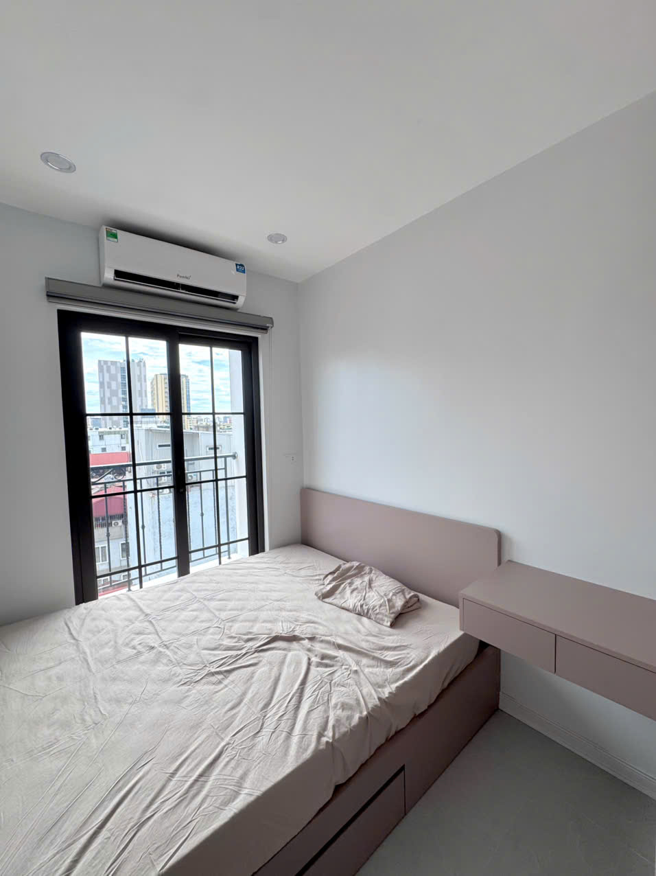 CHO THUÊ CĂN HỘ 2N1K CAO CẤP NGAY MẶT ĐƯỜNG LỚN NGUYỄN ĐÌNH HOÀN, NGAY NÚT GIAO BƯỞI 