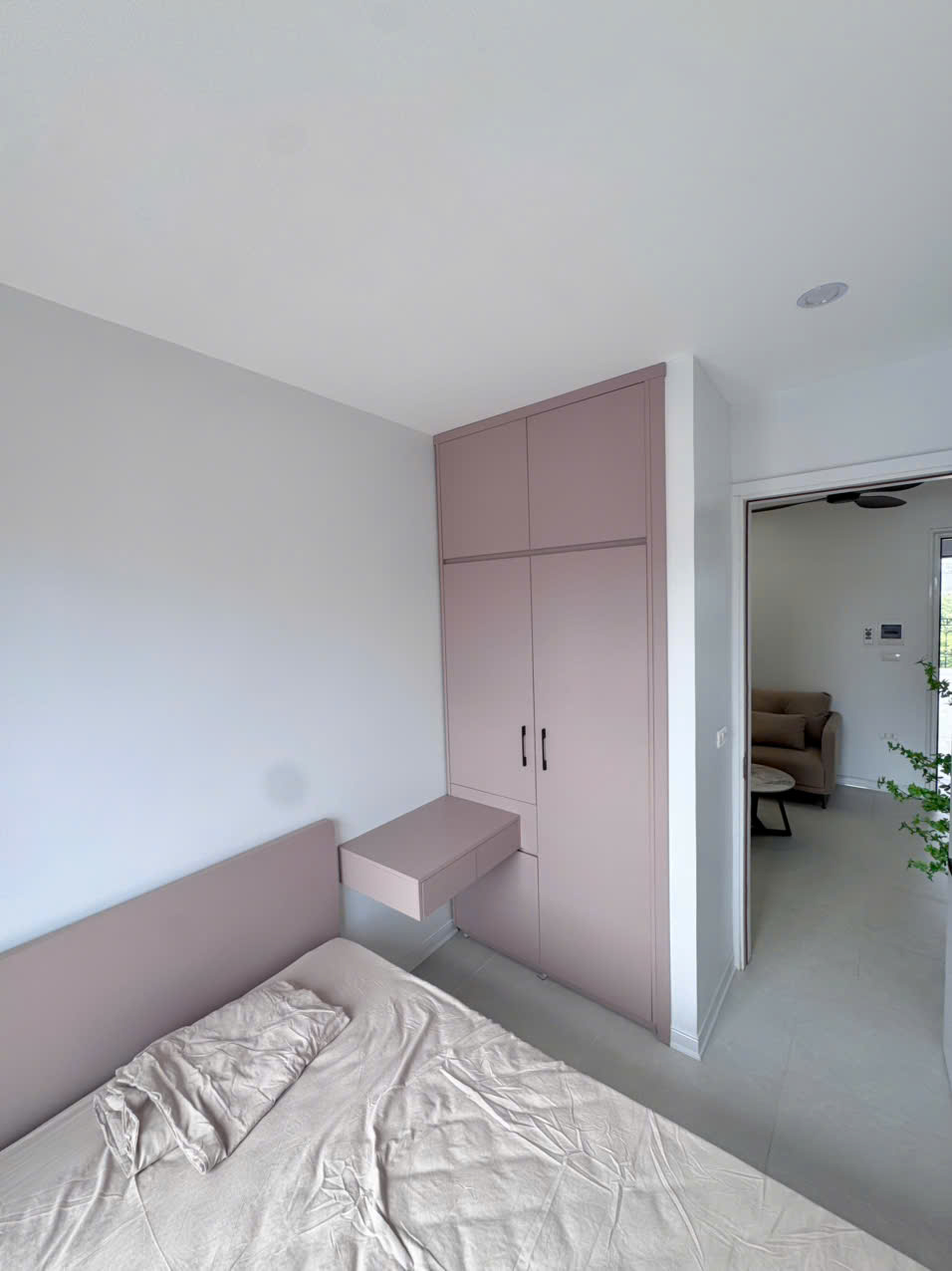 CHO THUÊ CĂN HỘ 2N1K CAO CẤP NGAY MẶT ĐƯỜNG LỚN NGUYỄN ĐÌNH HOÀN, NGAY NÚT GIAO BƯỞI 
