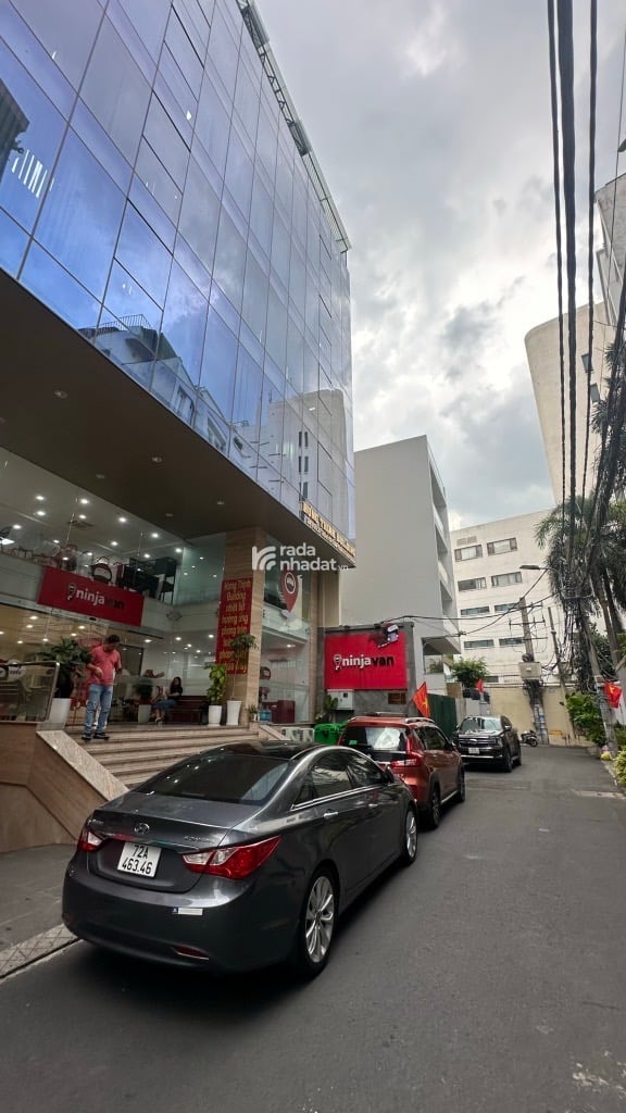 DÒNG 135Tr / THÁNG - SÁT ĐƯỜNG NGUYỄN VĂN TRỖI - 76M2 - 8 TẦNG - HẦM - THANG MÁY - PIN MẶT TRỜI