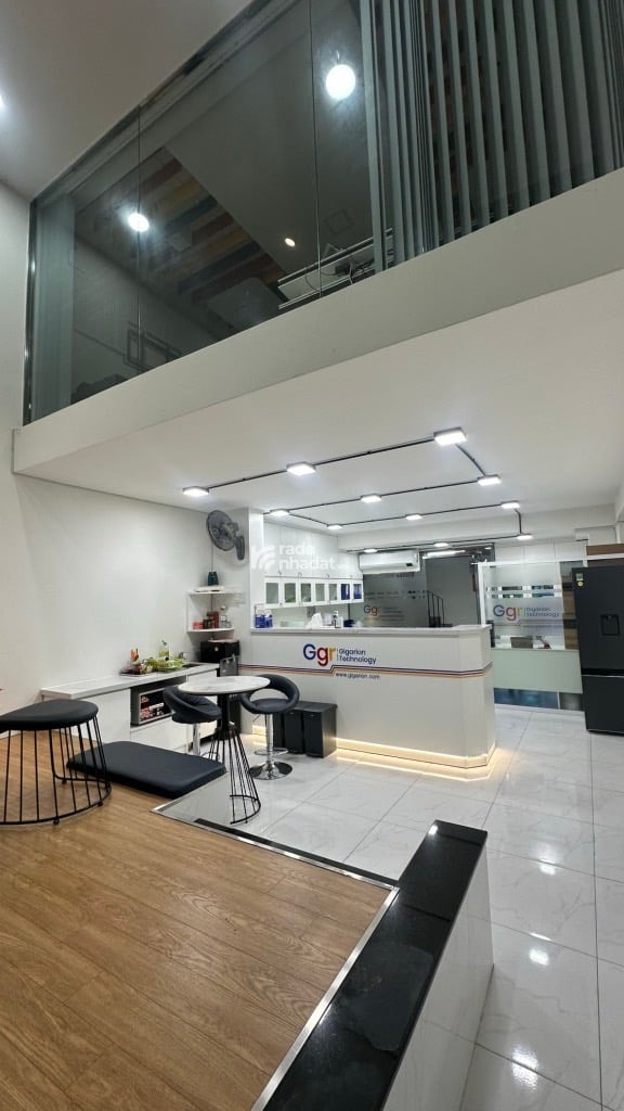 DÒNG 135Tr / THÁNG - SÁT ĐƯỜNG NGUYỄN VĂN TRỖI - 76M2 - 8 TẦNG - HẦM - THANG MÁY - PIN MẶT TRỜI