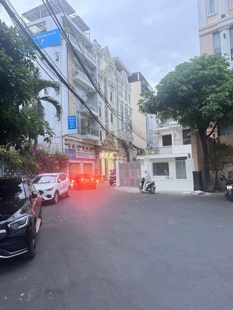 DÒNG 135Tr / THÁNG - SÁT ĐƯỜNG NGUYỄN VĂN TRỖI - 76M2 - 8 TẦNG - HẦM - THANG MÁY - PIN MẶT TRỜI