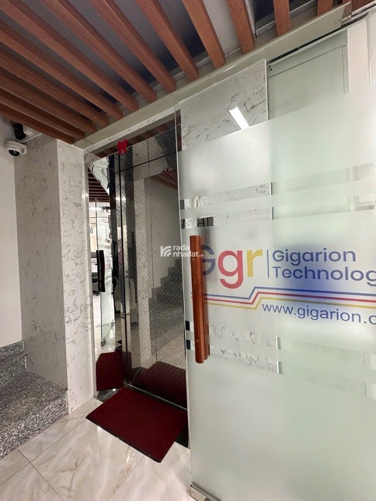 DÒNG 135Tr / THÁNG - SÁT ĐƯỜNG NGUYỄN VĂN TRỖI - 76M2 - 8 TẦNG - HẦM - THANG MÁY - PIN MẶT TRỜI