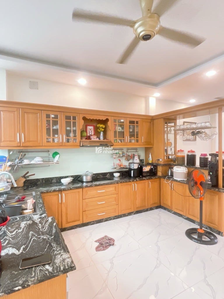 BIỆT THỰ 3 TẦNG - BÀU CÁT 2 - P14 -TÂN BÌNH-DT: 6.8*28M- 36 TỶ