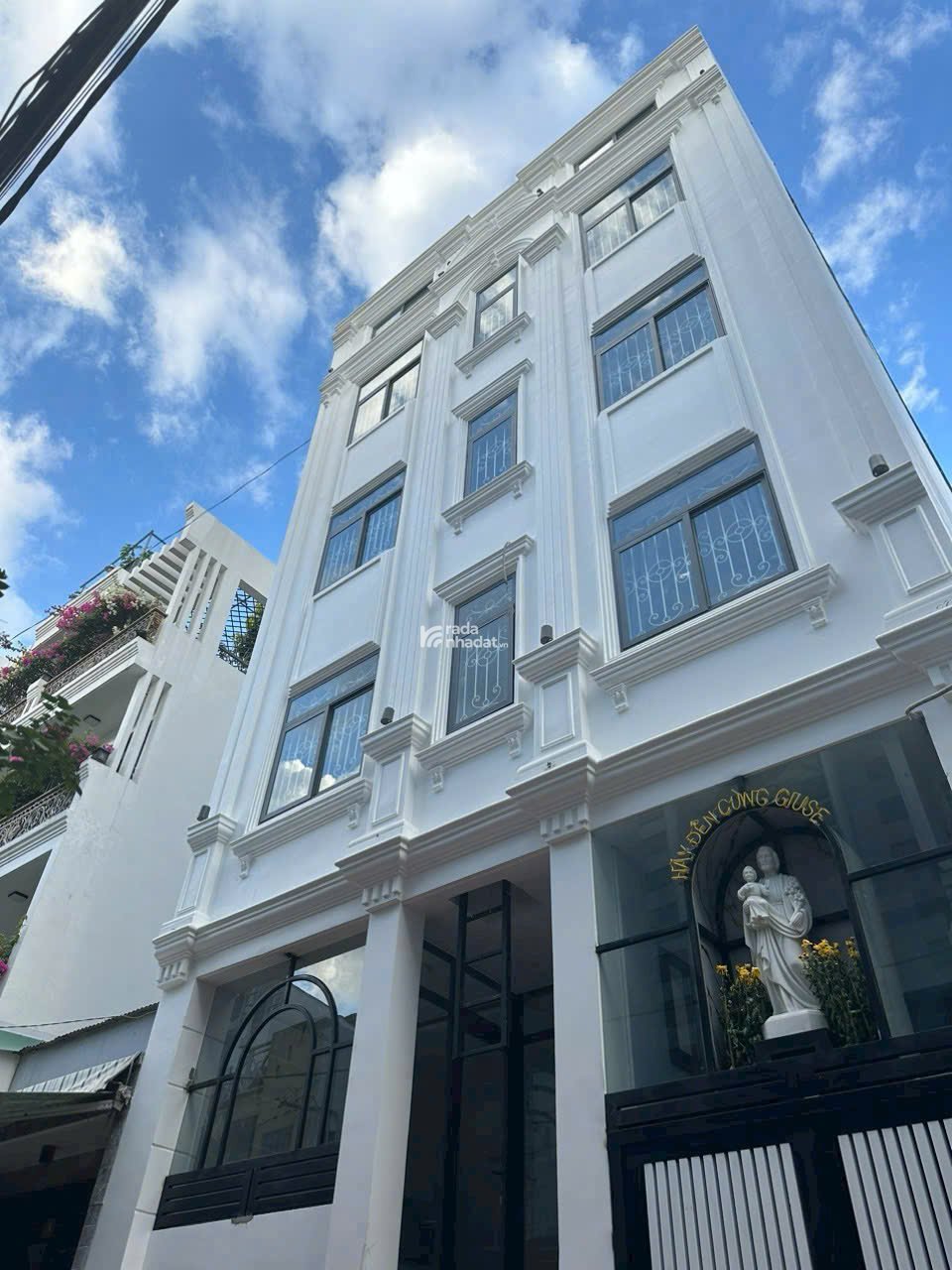 Bán gấp nhà mặt tiền D8 Tô Hiến thành quận 10 ngang5m nhà 6 tầng tiện ở liền