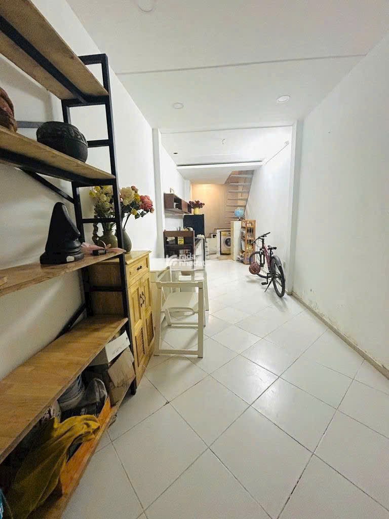 CHO THUÊ NHÀ HẺM NAM KỲ KHỚI NGHĨA,Q1,3x11m,2L,2Pn,2wc, nội thất cơ bản giá 12tr/tháng