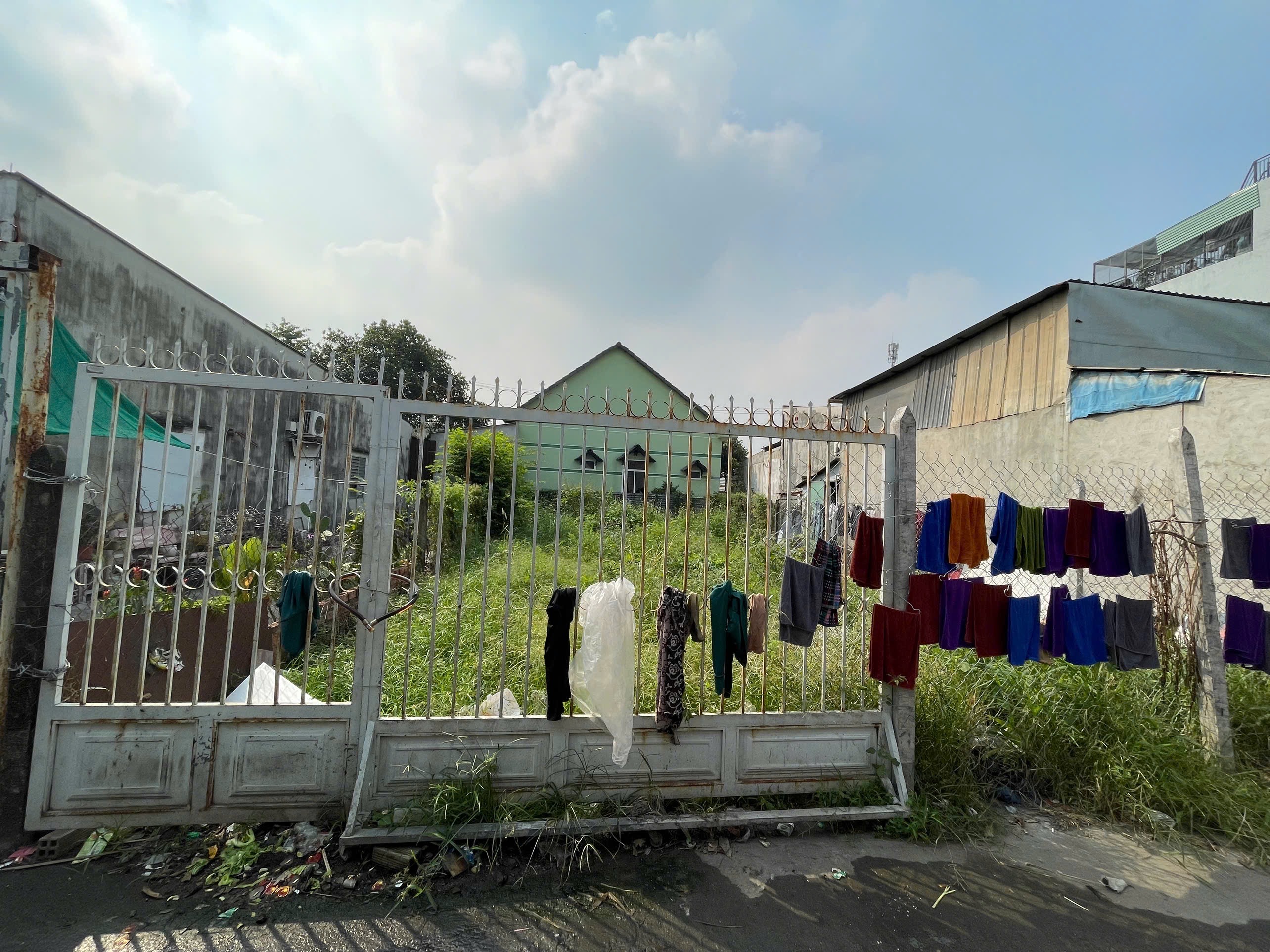 BÁN GẤP ĐẤT ĐƯỜNG XE TẢI, 8X15, TÂN HIỆP 29, HÓC MÔN - NHỈNH 3 TỶ,   Dt: 122m2 ( 8m x 15.3m )