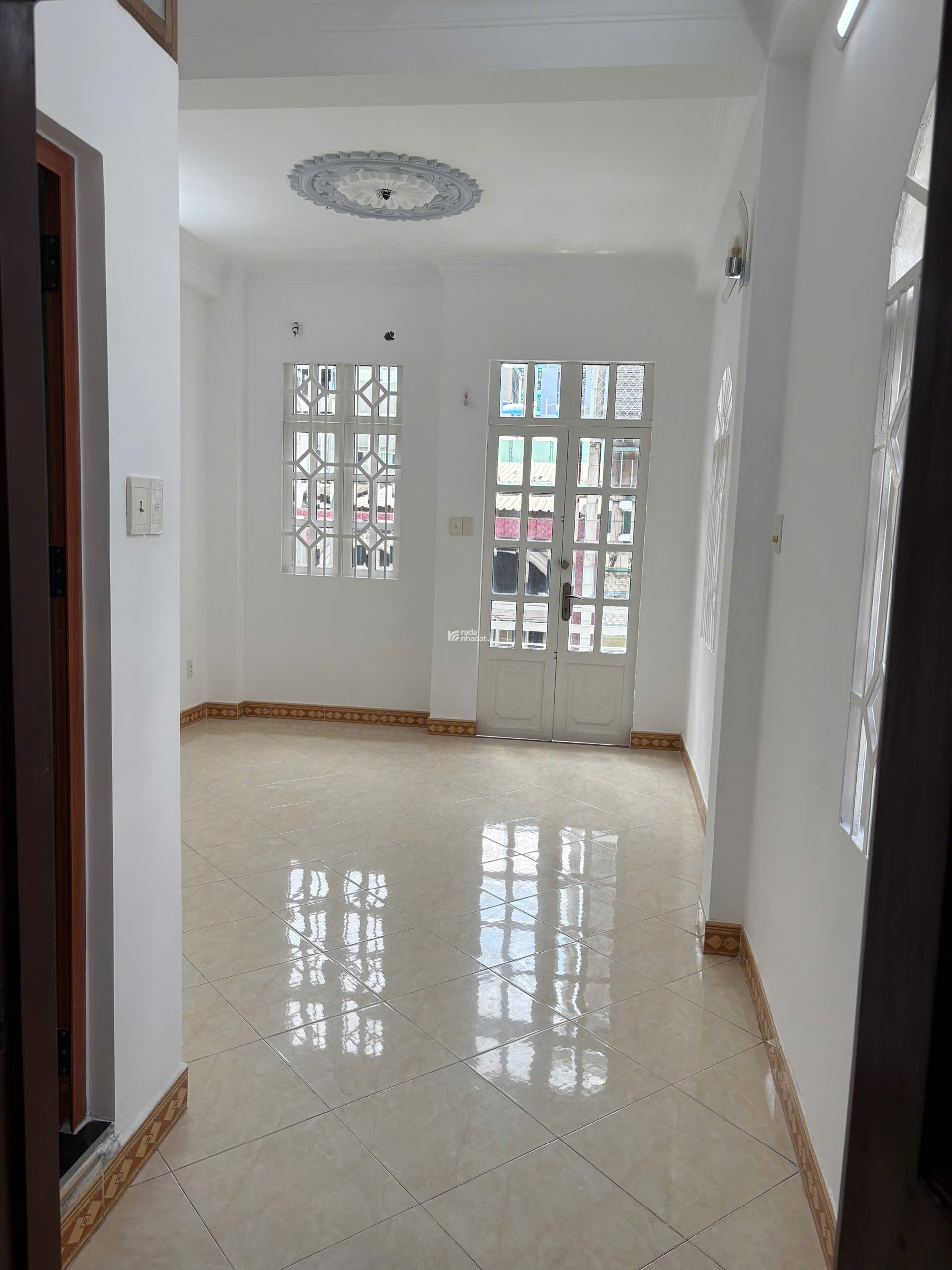 NHÀ BÁN, 3 mặt thoáng, vị trí vàng tại Phú Nhuận, cách mặt tiền đường Nguyễn Thượng Hiền 60m, 