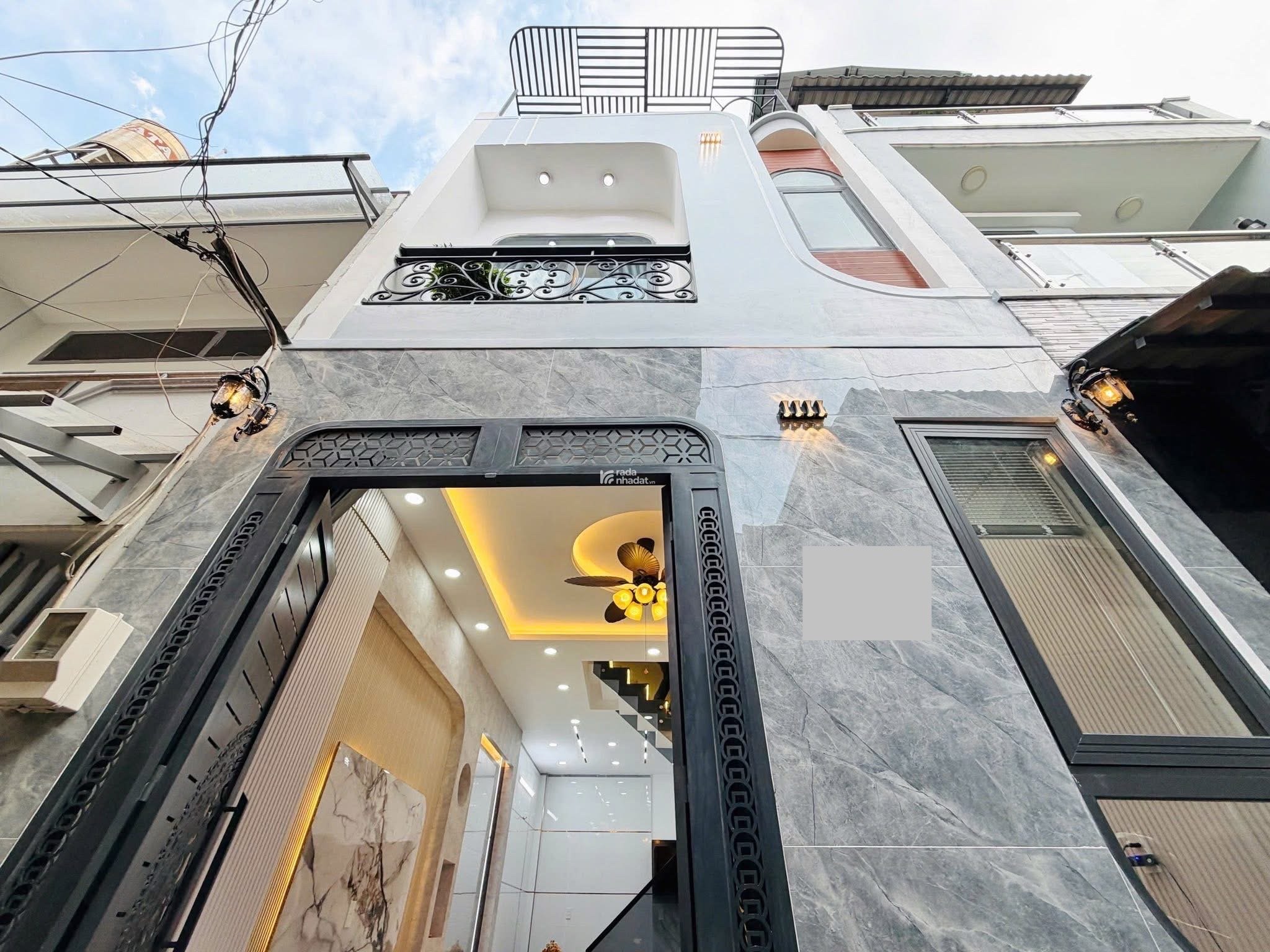 NHÀ PHỐ 3 TẦNG - THIẾT KẾ HIỆN ĐẠI, FULL NỘI THẤT - SÁT MT ĐƯỜNG - CHỈ 5.39 TỶ TL