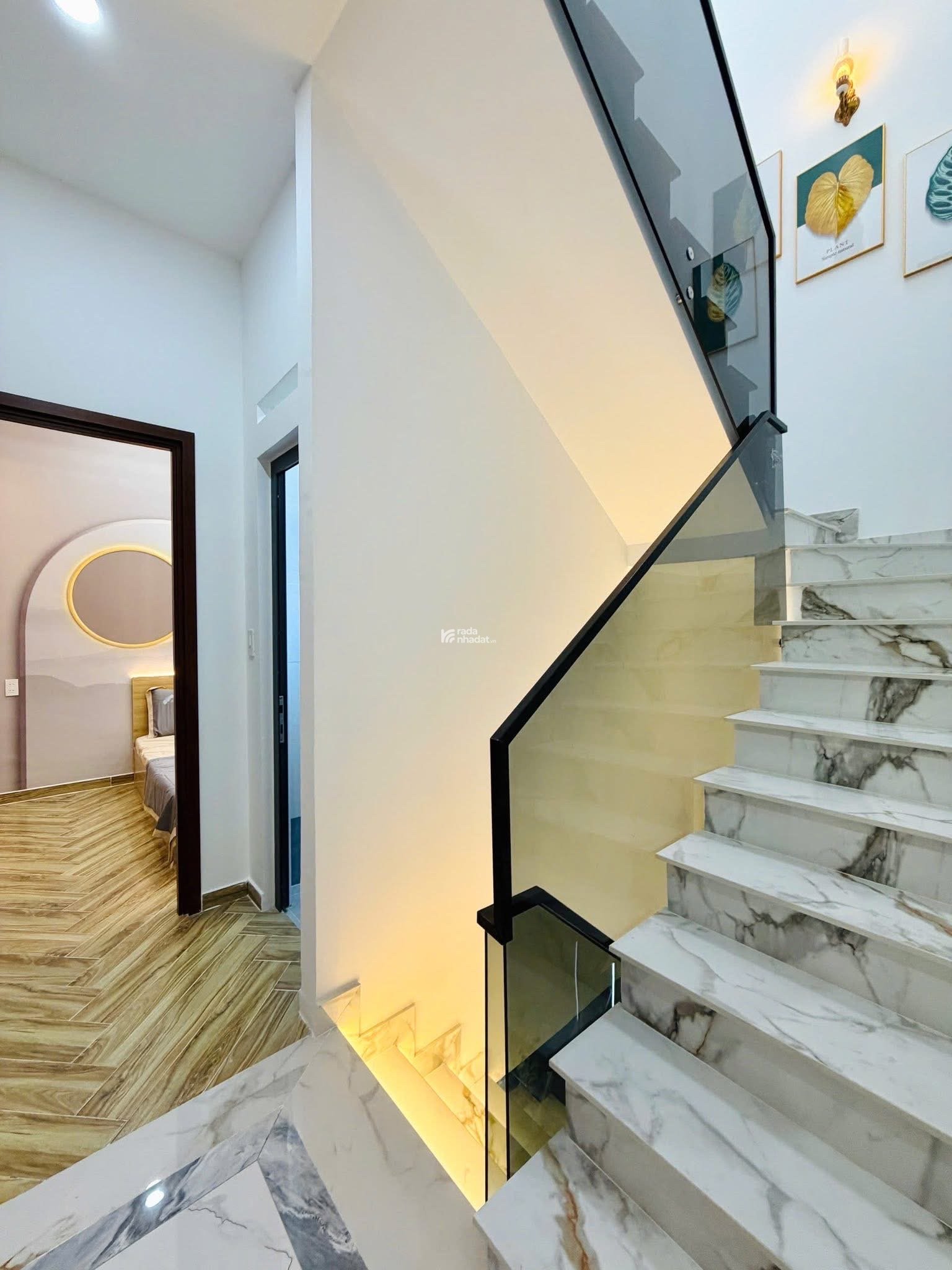 NHÀ PHỐ 3 TẦNG - THIẾT KẾ HIỆN ĐẠI, FULL NỘI THẤT - SÁT MT ĐƯỜNG - CHỈ 5.39 TỶ TL