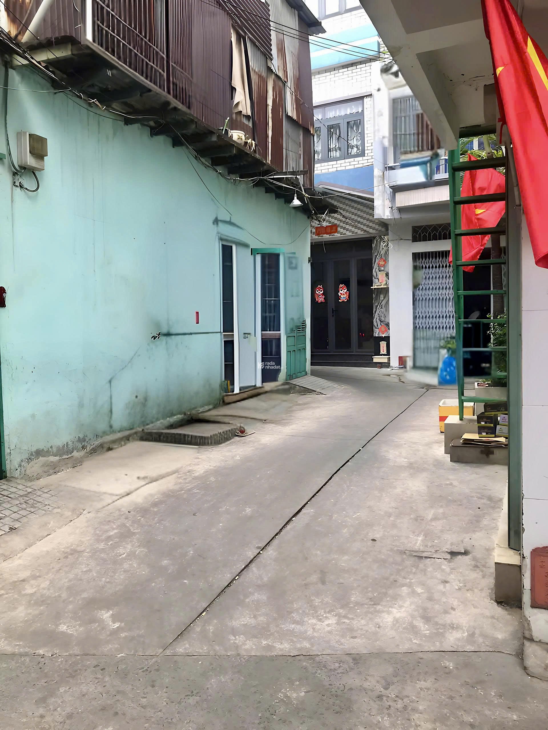 Nhà 3 Mặt Tiền Sát Mặt Tiền Đường Giá nhỉnh 6 Tỷxxx