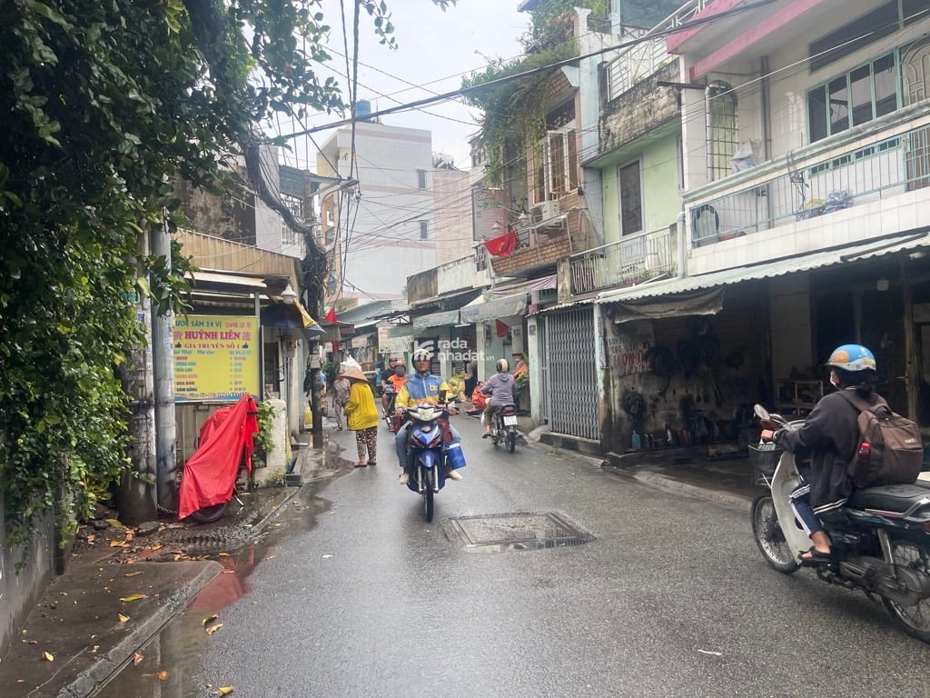 NGAY ĐẦM SEN, HẺM XE HƠI TÔ HIỆU, TÂN PHÚ, 51M2 HIẾM CÓ. GIẢM 450TR CHỈ CÒN 5.3T