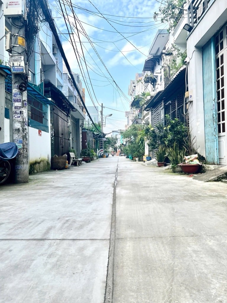 NHÀ HẺM 6M  KHU VỰC LÊ VĂN QUỚI BÌNH TÂN 69M2 CHỈ  6X TỶ 