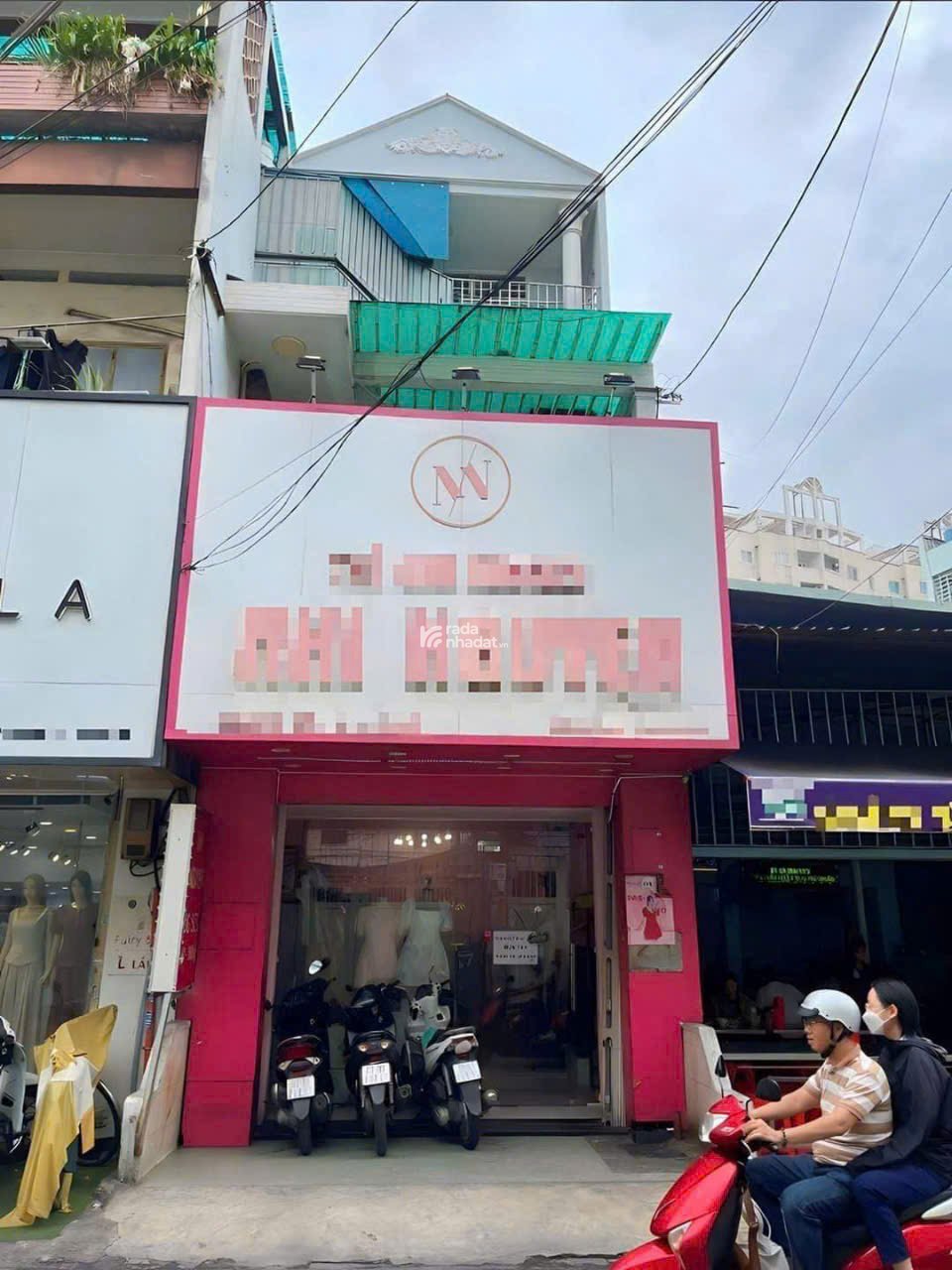 Sang tên nhà mặt tiền đường gần chợ, cách Aeon 25p, nhà có sổ hồng riêng.