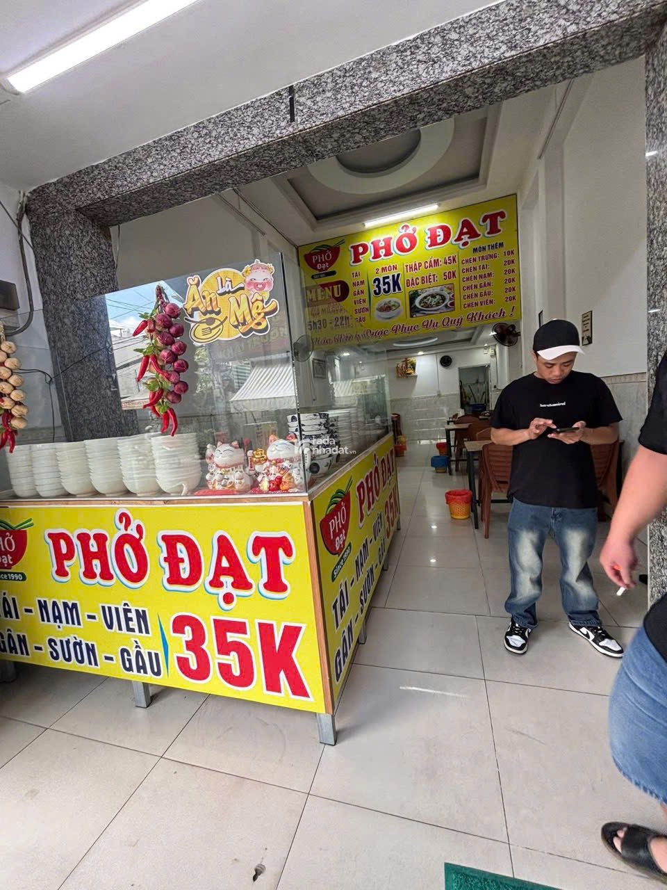 Ngân hàng thanh lý nhà mặt tiền đường gần chợ, cách Aeon 25p, nhà có sổ hồng riêng.