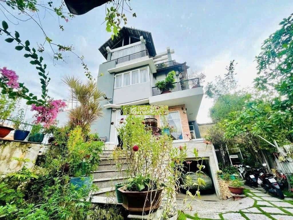 SIÊU BIỆT THỰ BÊN SÔNG.DT 260M2,HẦM 3LAU, 6PN 6WC, HẦM RƯỢU, P.KARAOKE,ĐỦ TIỆN NGHI