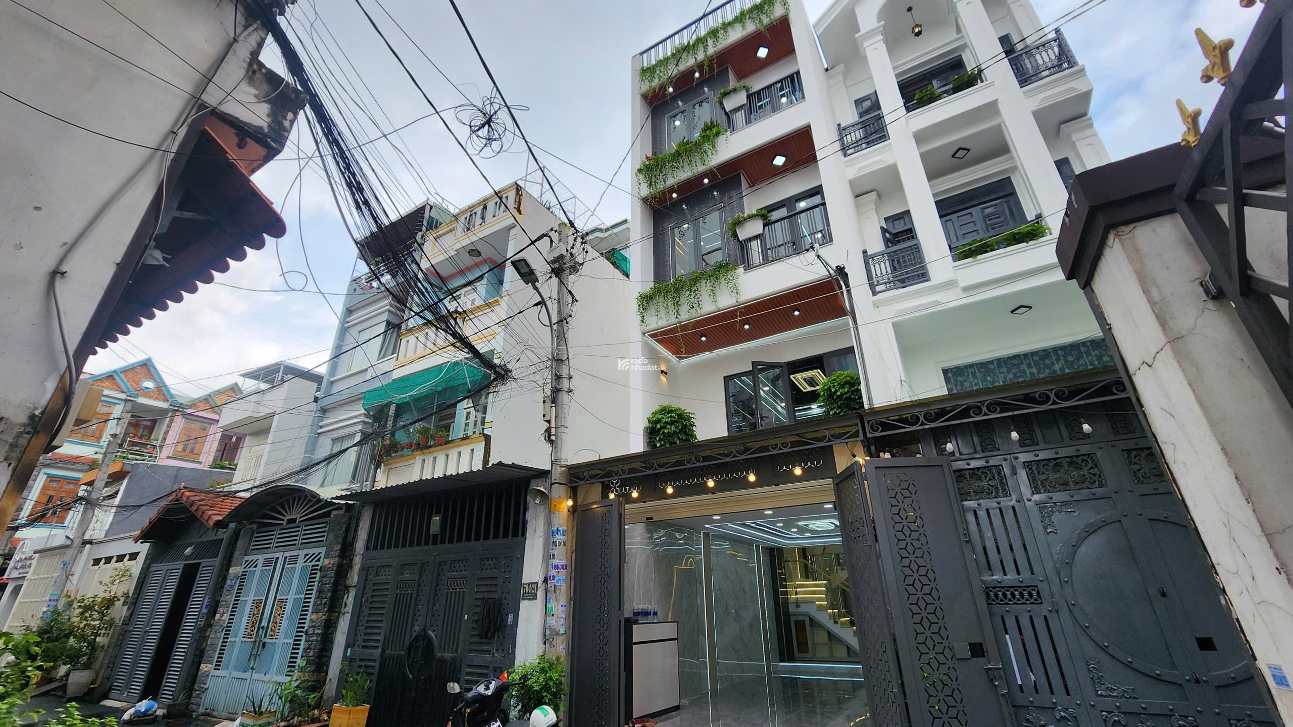 NHÀ ĐẸP BÙI VĂN NGỮ - TRUNG TÂM QUẬN 12, 3 TỶ NHẬN NHÀ