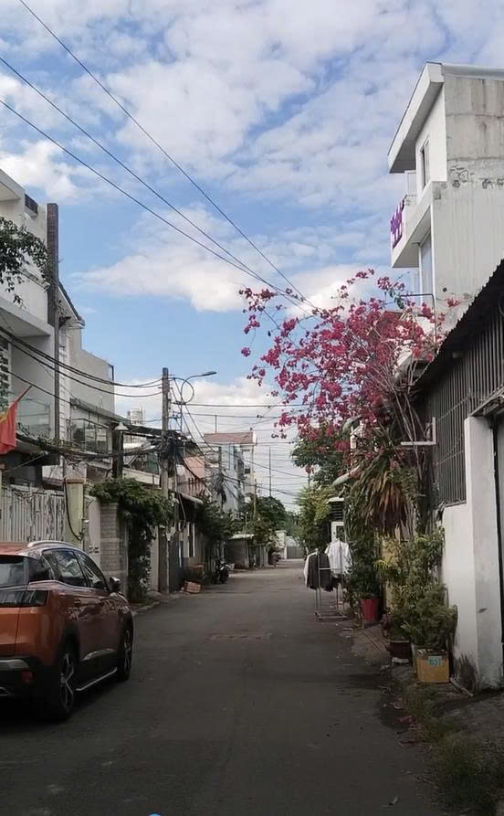 Bán nhà 3 tầng - 86m2 khu phân lô Đình Phong Phú, TP Thủ Đức. Giá 7.x Tỷ