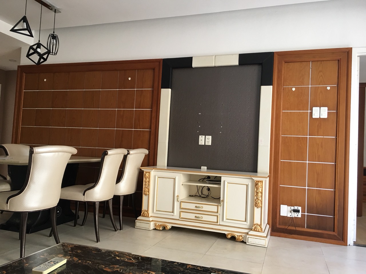 Bán Gấp Căn Hộ Cao Cấp Hùng Vương Plaza Quận 5 - 130m2 - 3PN, 3WC - Sổ Hồng Riêng - 9,39 Tỷ