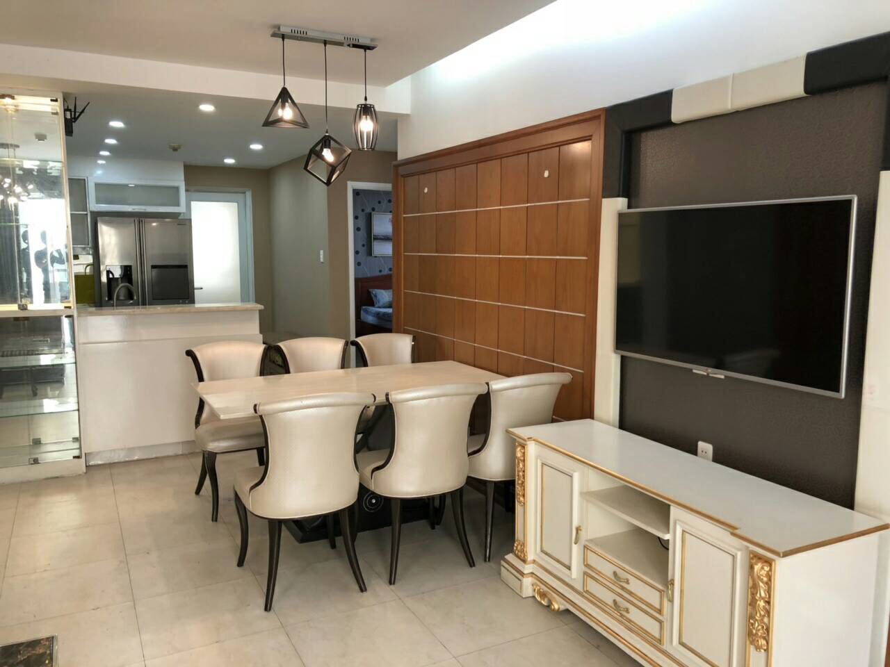 Bán Gấp Căn Hộ Cao Cấp Hùng Vương Plaza Quận 5 - 130m2 - 3PN, 3WC - Sổ Hồng Riêng - 9,39 Tỷ