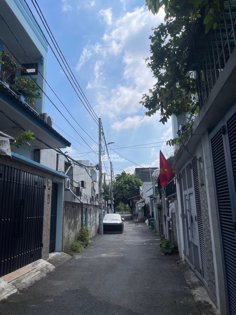 BÁN ĐẤT HẺM NHỰA 5m, PHÍA SAU HẺM NỘI BỘ, GẦN BV ĐK THỦ ĐỨC, 5X23; CHỈ 7,4 TỶ