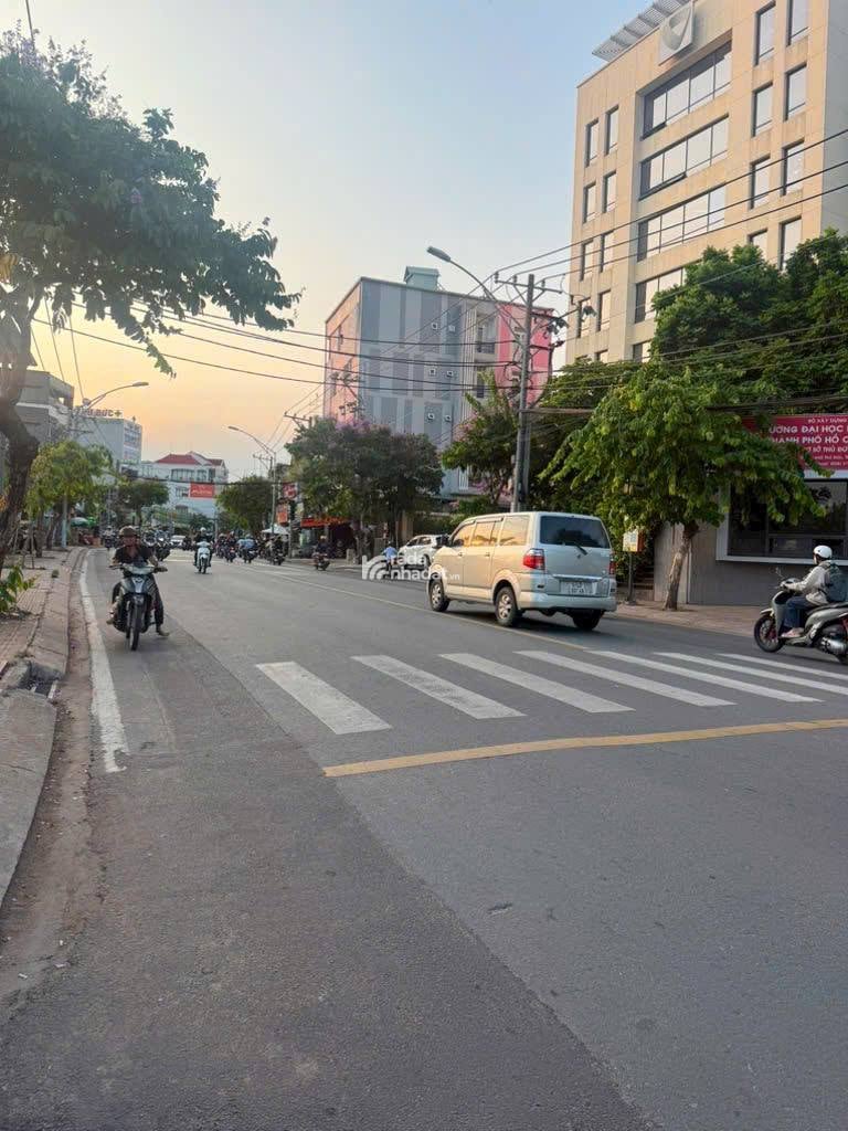 MẶT TIỀN KINH DOANH LÔ GÓC ĐẶNG VĂN BI - TRUNG TÂM THỦ ĐỨC