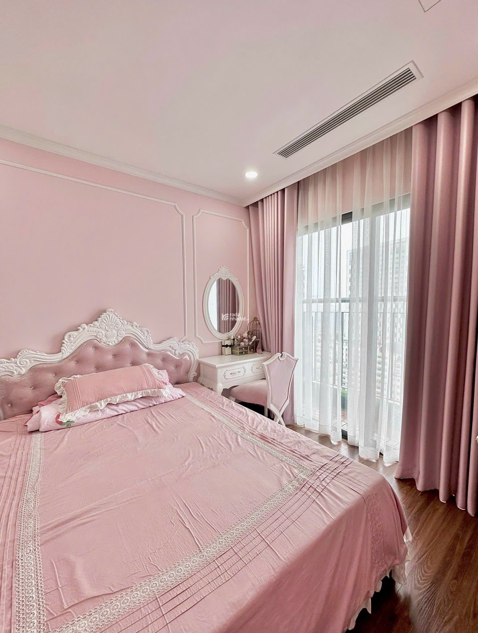 Cho thuê căn hộ Luxury Park Views, Cầu Giấy 135m2, 4 ngủ, full đồ đẹp, giá 31 triệu. LH 0918 682 ***