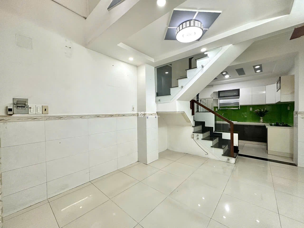 BÁN NHÀ 3 LẦU HẺM RỘNG LÝ THƯỜNG KIỆT, Q11 -  DT: 3.3 x 17.5m -  GIÁ CHỈ 11,5 TỶ TL