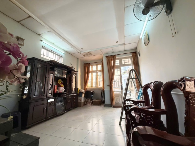 Bán Nhà Mặt Tiền Phước Bình Thủ Đức Vừa Ở Vừa Khai Thác. Giá 10.2 Tỷ 