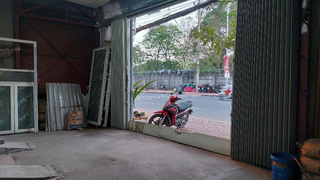 MẶT TIỀN LÊ VĂN CHÍ. NGAY NGÃ 4 THỦ ĐỨC. NGANG KHỦNG 7.1M