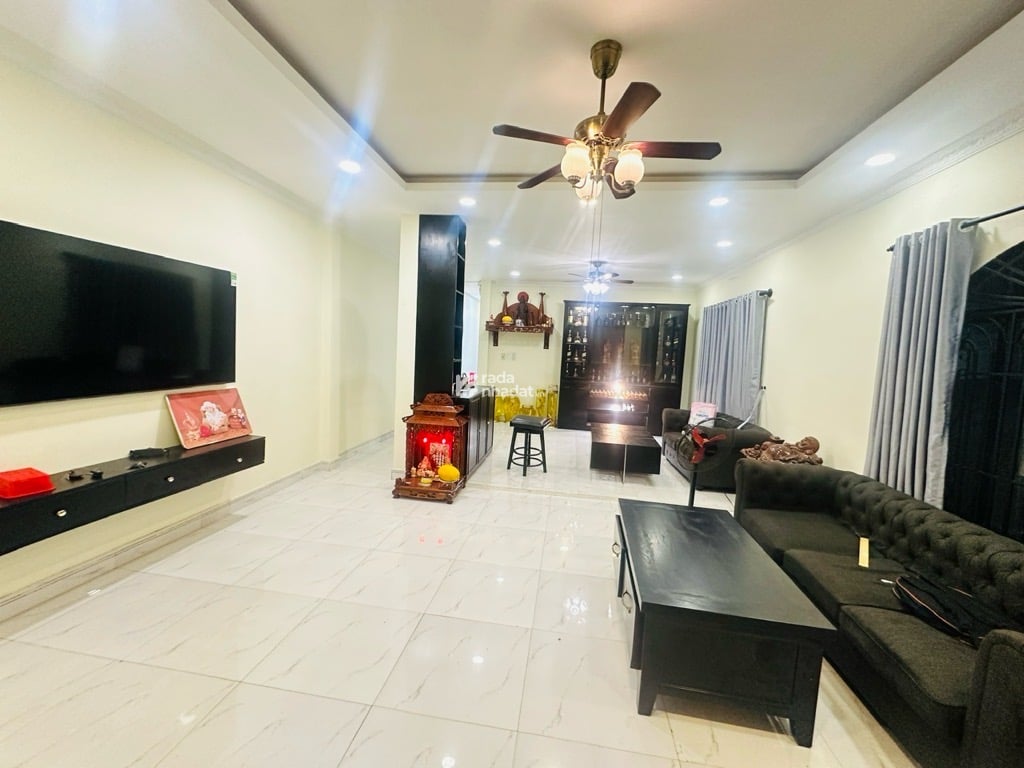 NHÀ ĐẸP HẺM XE TẢI VI VU, NGANG HƠN 8m, GẦN PHẠM VĂN ĐỒNG 170m2 NHỈNH 9 TỶ.