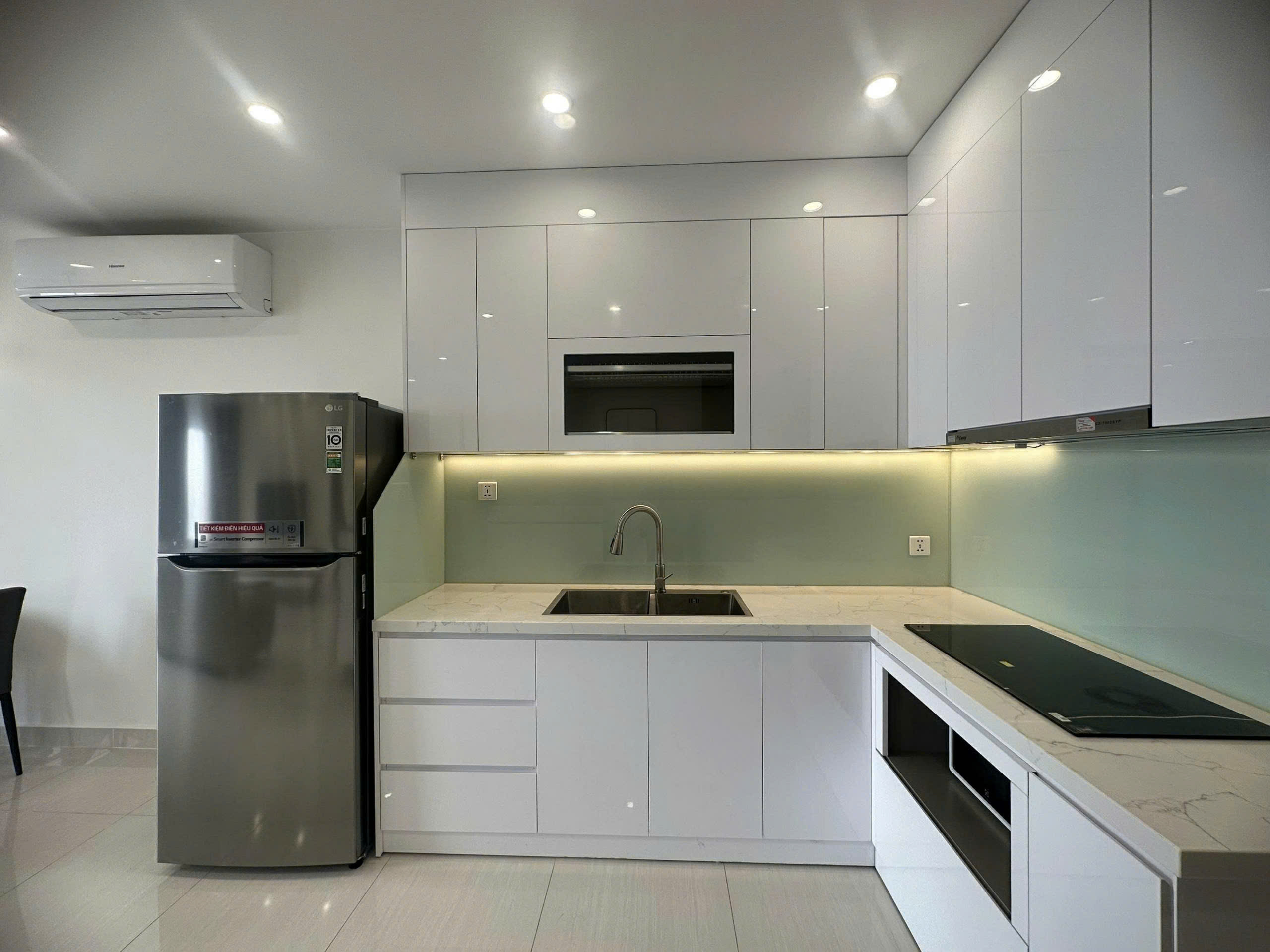 Cho thuê căn hộ 2 ngủ ở Vinhomes smart city