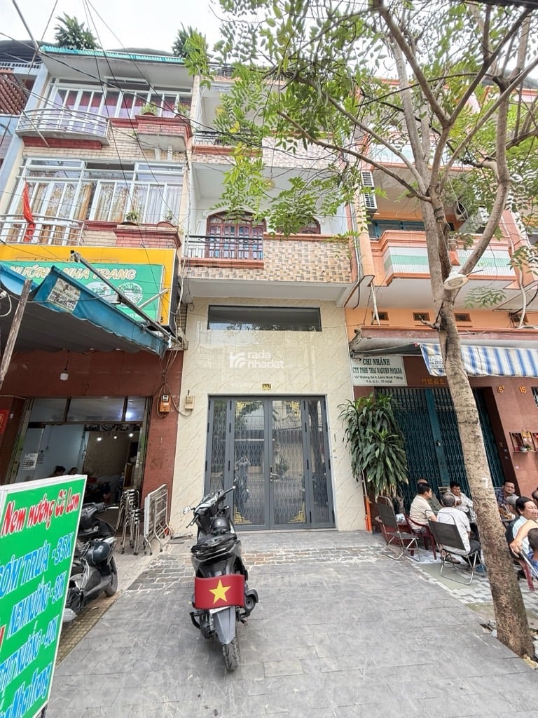 MẶT TIỀN ĐƯỜNG KINH DOANH QUẬN 11 - GIÁP QUẬN 10 - SÂN RỘNG ĐỂ XE THOẢI MÁI - 58M2 - 5 TẦNG