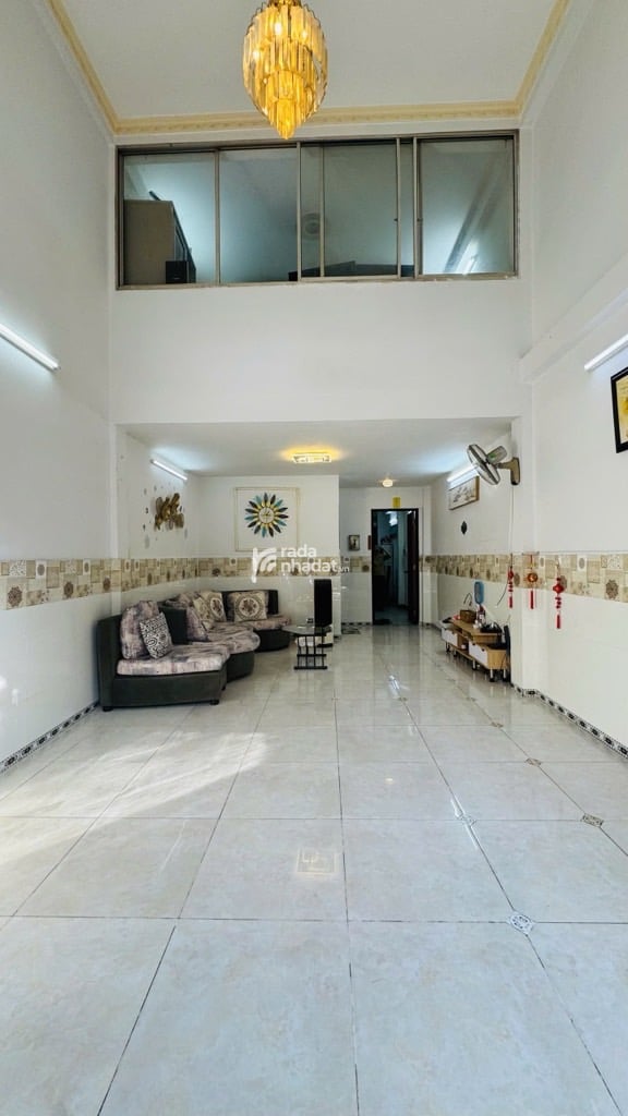 MẶT TIỀN ĐƯỜNG KINH DOANH QUẬN 11 - GIÁP QUẬN 10 - SÂN RỘNG ĐỂ XE THOẢI MÁI - 58M2 - 5 TẦNG