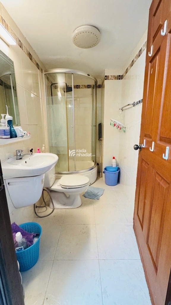 MẶT TIỀN ĐƯỜNG KINH DOANH QUẬN 11 - GIÁP QUẬN 10 - SÂN RỘNG ĐỂ XE THOẢI MÁI - 58M2 - 5 TẦNG