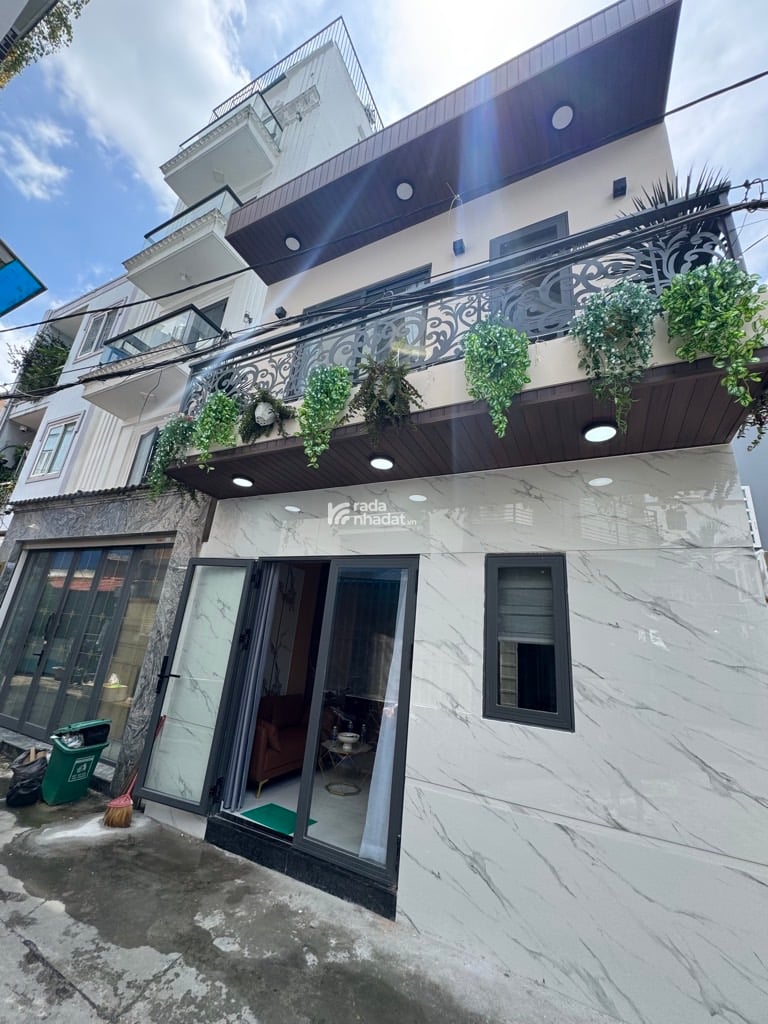 HẺM XE HƠI SÁT VÁCH. HOÀNG HOA THÁM, PHÚ NHUẬN, 3 TẦNG MỚI Ở NGAY. GIẢM 750TR CHỈ 4T TL 