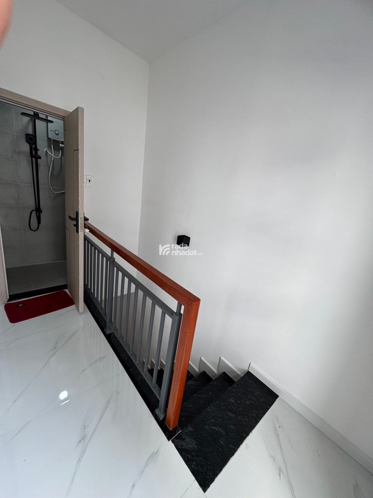 HẺM XE HƠI SÁT VÁCH. HOÀNG HOA THÁM, PHÚ NHUẬN, 3 TẦNG MỚI Ở NGAY. GIẢM 750TR CHỈ 4T TL 