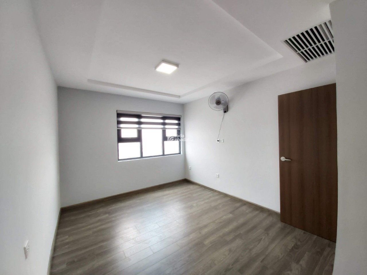 Cho thuê căn 2PN chung cư 282 Nguyễn Huy Tưởng đồ cơ bản giá 10 tr/th, vào ở ngay