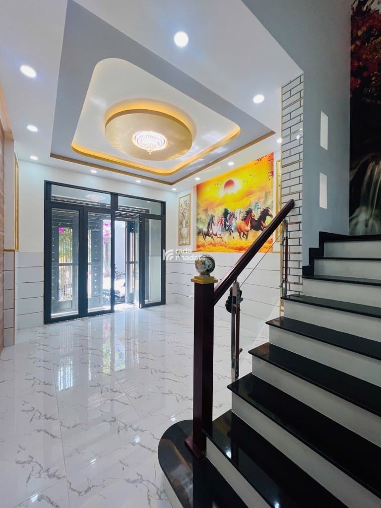 Bán Nhà Bình Tân - Hẻm Xe Hơi -  87m2 -  3 tầng -  5 phòng -  chỉ 6ty2