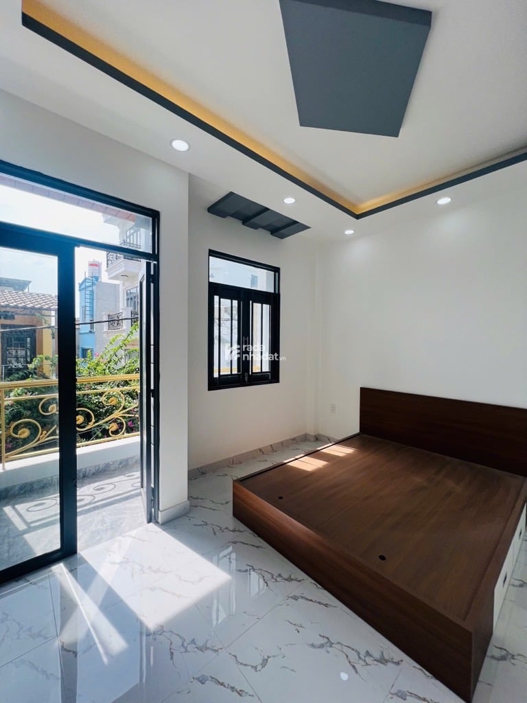 Bán Nhà Bình Tân - Hẻm Xe Hơi -  87m2 -  3 tầng -  5 phòng -  chỉ 6ty2