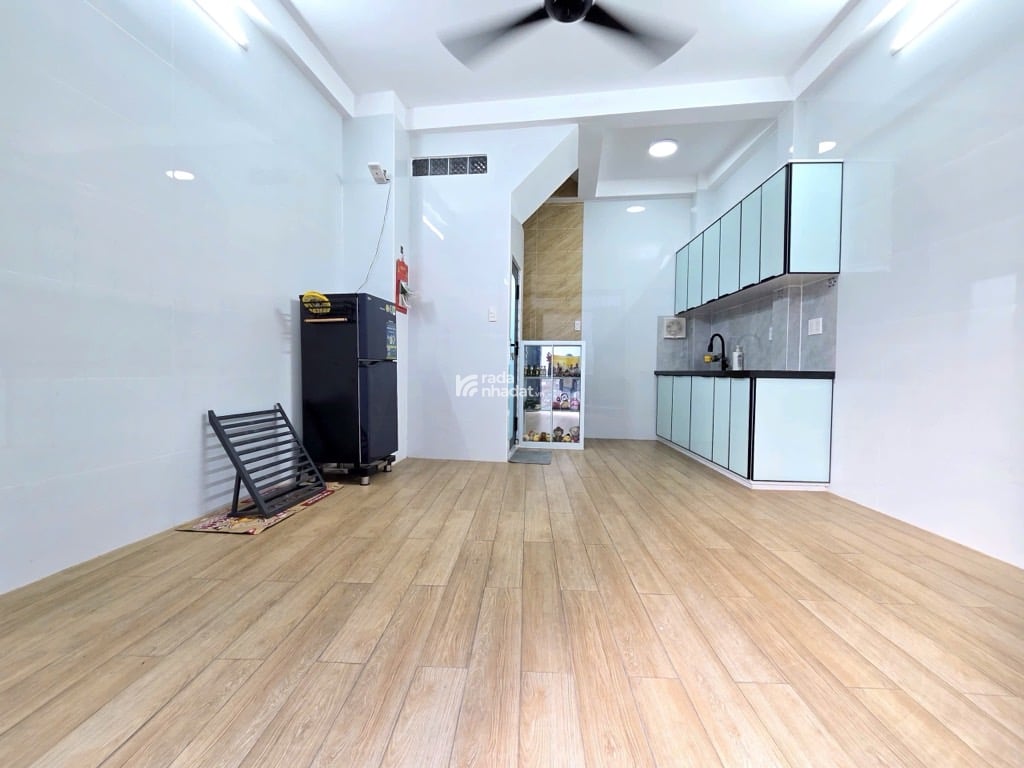 SIÊU PHẨM, SÁT HXH LÊ QUANG ĐỊNH, BÌNH THẠNH, 3 TẦNG Ở NGAY. GIẢM 650TR CHỈ 5.39T 