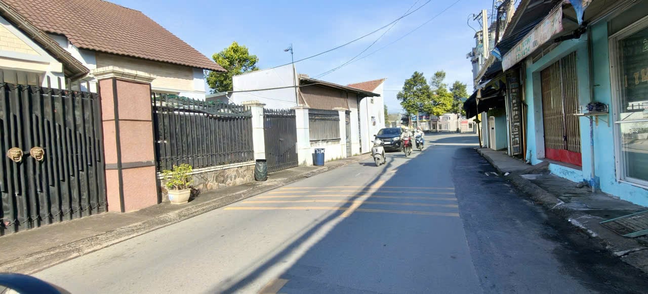 Bán Gấp Nhà 1 Trệt 2 Lầu Hẻm Ô Tô Né Nhau Trung Tâm Tăng Nhơn Phú B, Quận 9  55m2 Giá 6.3 Tỷ