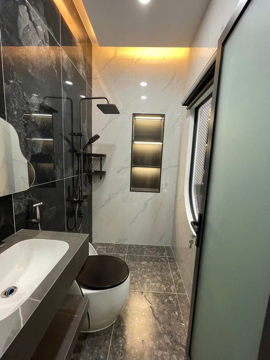 Chủ đi định cư BÁN GẤP NHÀ 4 tỷ 550 53.06m2 Đường Phạm Văn Chiêu  P14 Quận GV HCM