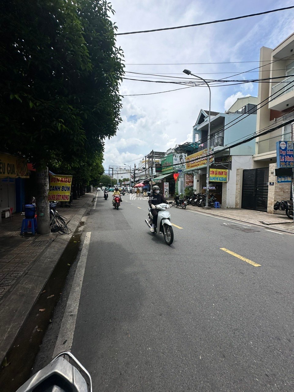 16,5 TỶ , NHÀ 4 TẦNG GÓC 2 MẶT TIỀN NGUYỄN HỮU TIẾN , Q. TÂN PHÚ  5X 21M 