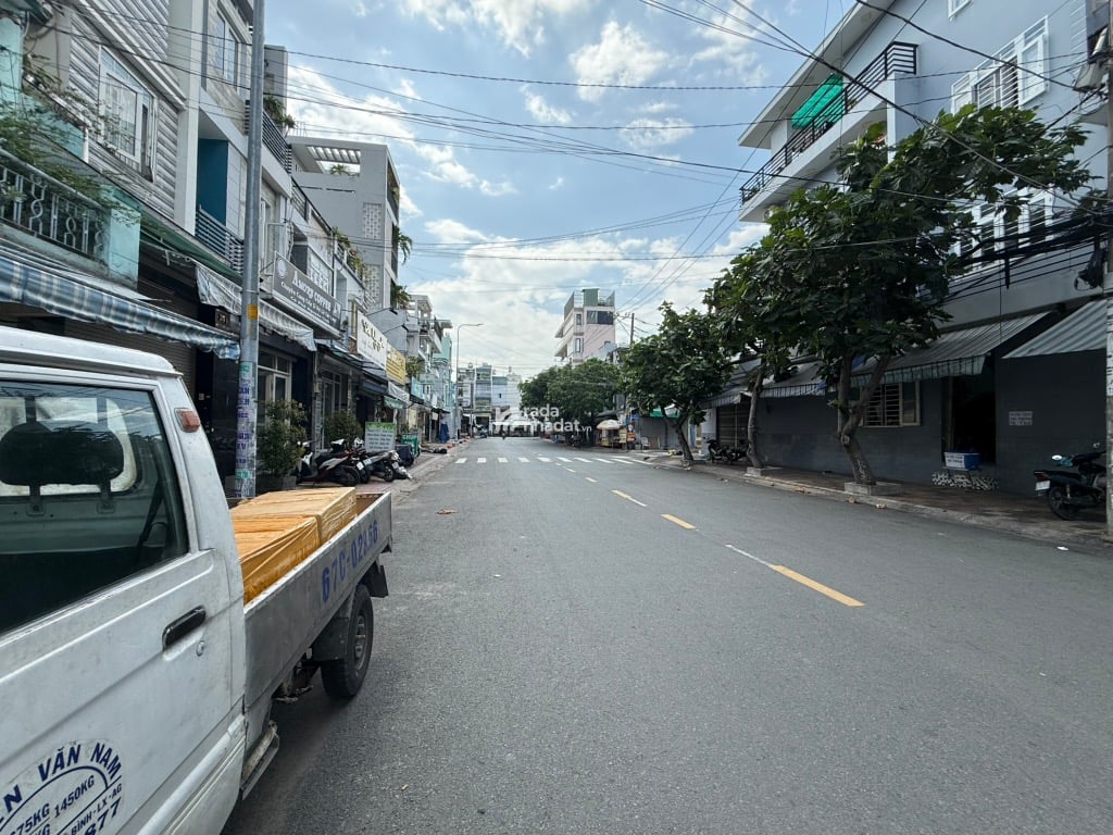 BÁN KHÁCH SẠN MẶT TIỀN 6 TẦNG 72M2 ĐƯỜNG 20M CHỈ 12.7 TỶ KHU VIP TÊN LỬA AN LẠC A